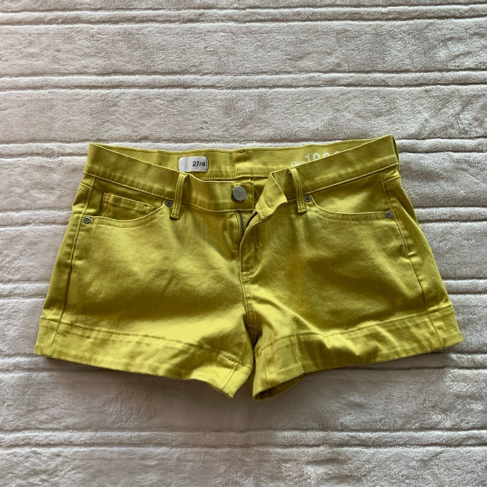 GAP shorts
